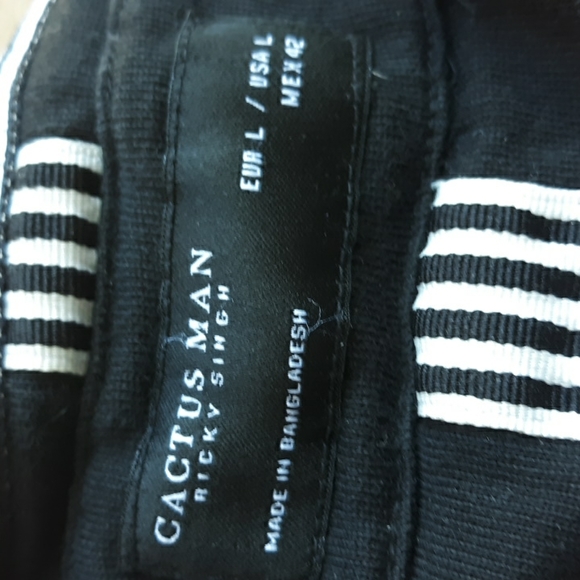 Ricky Singh Cactus Man Black Skulls Sweatshirt Size L - Picture 2 of 6